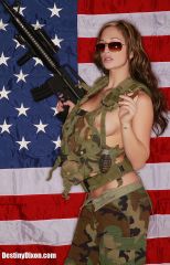 ����������� �� ����� Destiny Dixon ����� � ������������ ������ (12 ����)