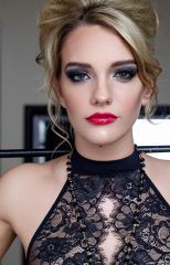 ���������� �������� ������� Kenna James (25 ����)