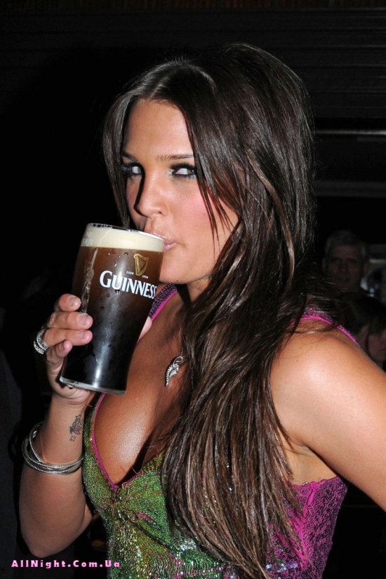 Danielle Lloyd (9 )