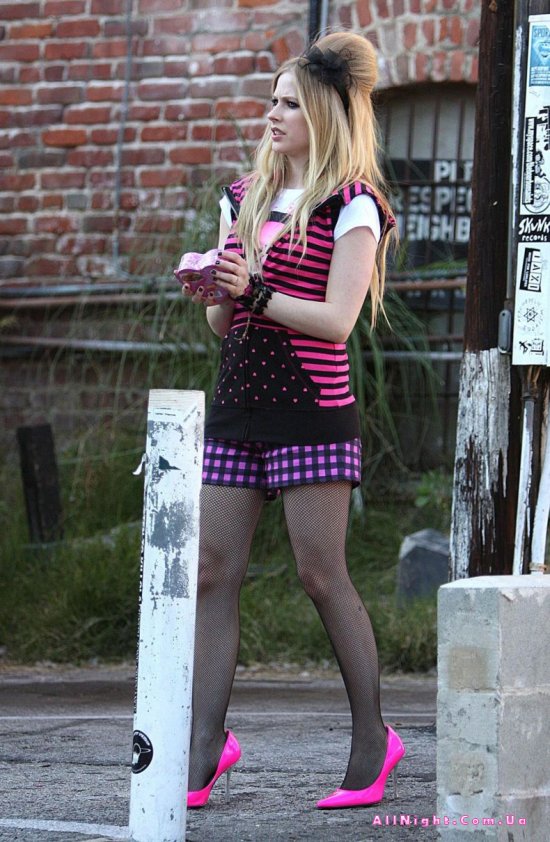 Avril Lavigne (9 )