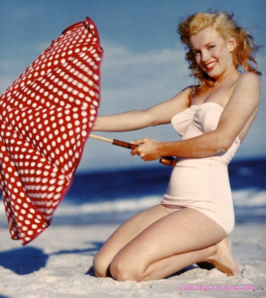 Marilyn Monroe 1946  (12 )