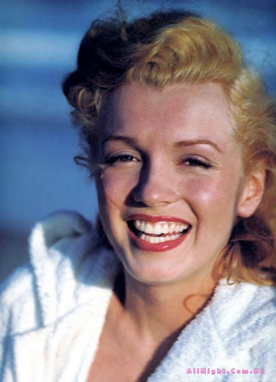 Marilyn Monroe 1946  (12 )