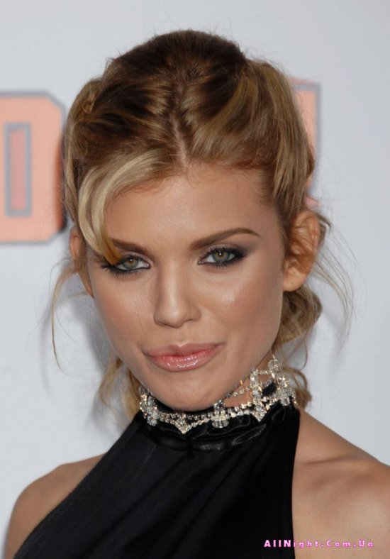 Annalynne McCord (18 )