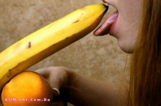 Эротика на веб камеру ласкает бананом влагалище (67 фото)