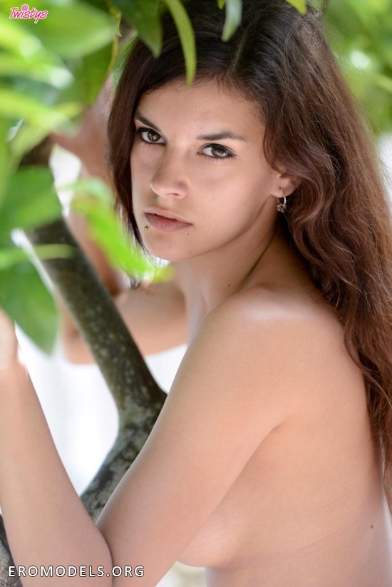    Candice Luca (20 )