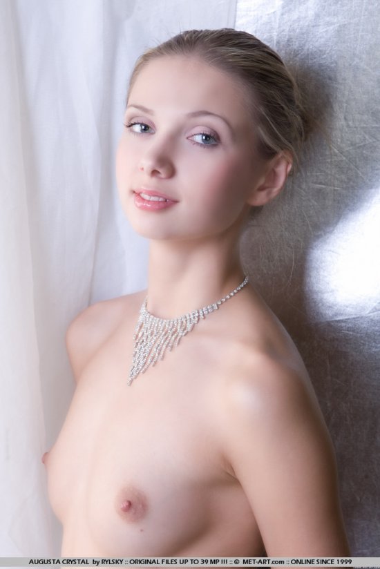     Augusta Crystal (16 )